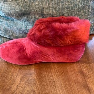 Women’s Dearfoams Slippers Red sz L (9-10)